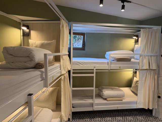 Walk In Hostel Faro Airport, Room W, Bed 6 - Female Dormitory