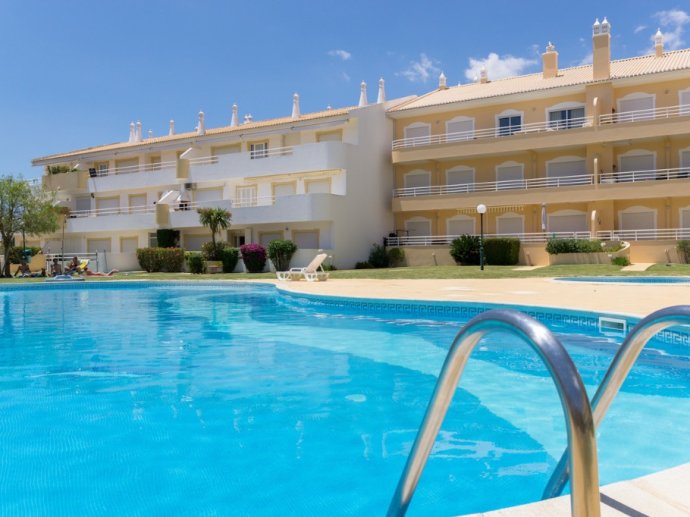Finfoot Beige Apartment, Vilamoura, Algarve